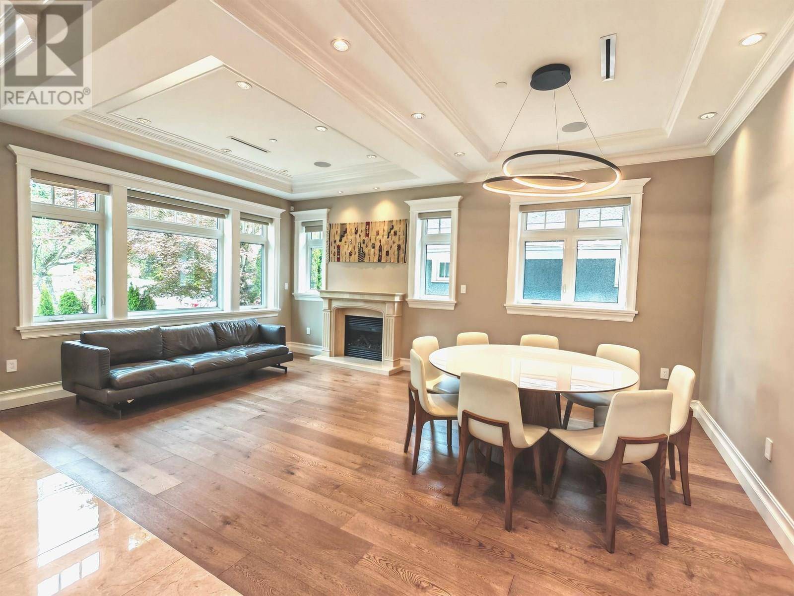 Vancouver, BC V6N2V8,3520 W 37TH AVENUE
