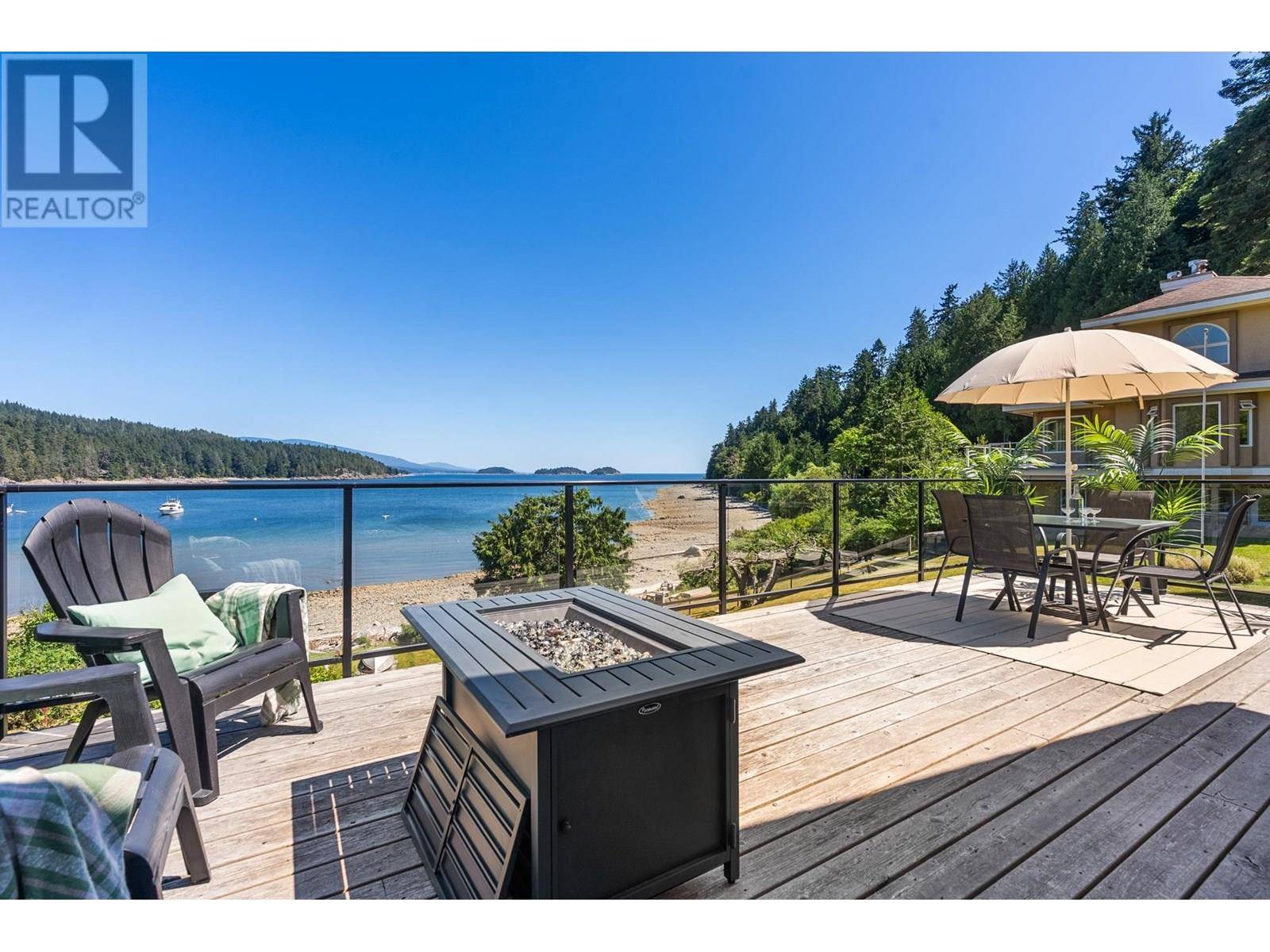 Halfmoon Bay, BC V7Z1C4,7653 REDROOFFS ROAD