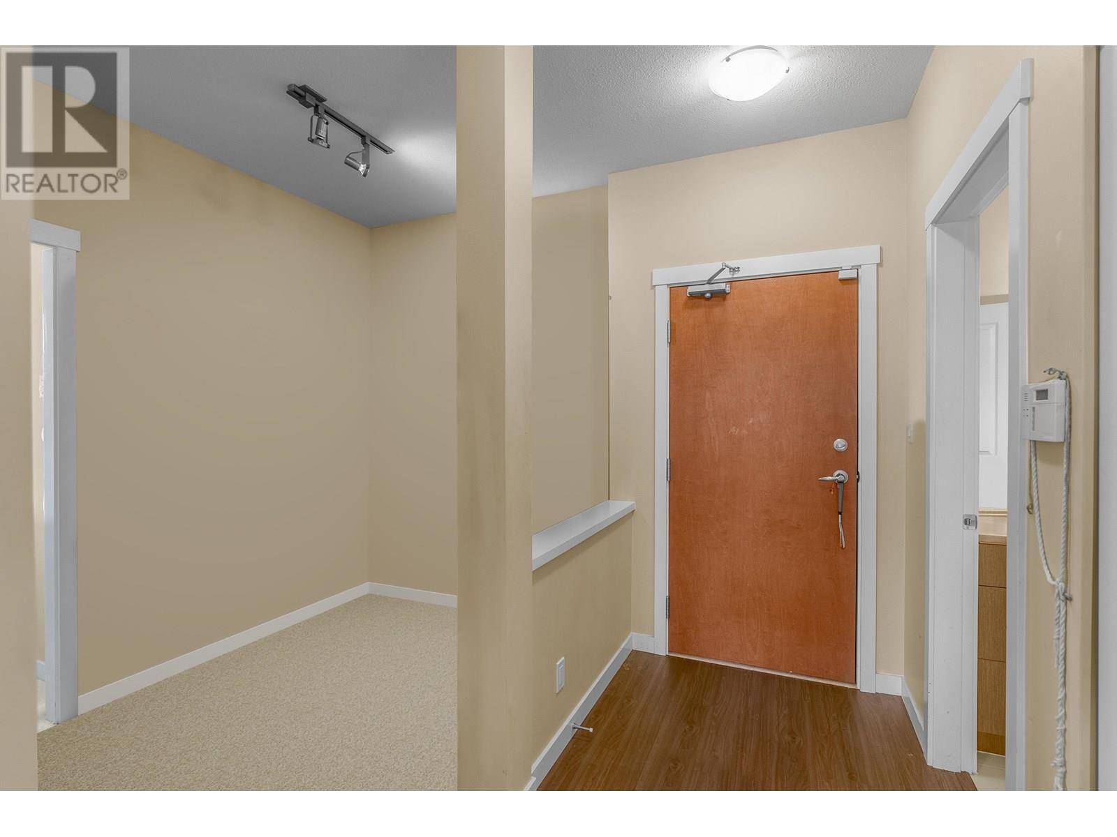 Coquitlam, BC V3B0E1,3105 LINCOLN AVE #403