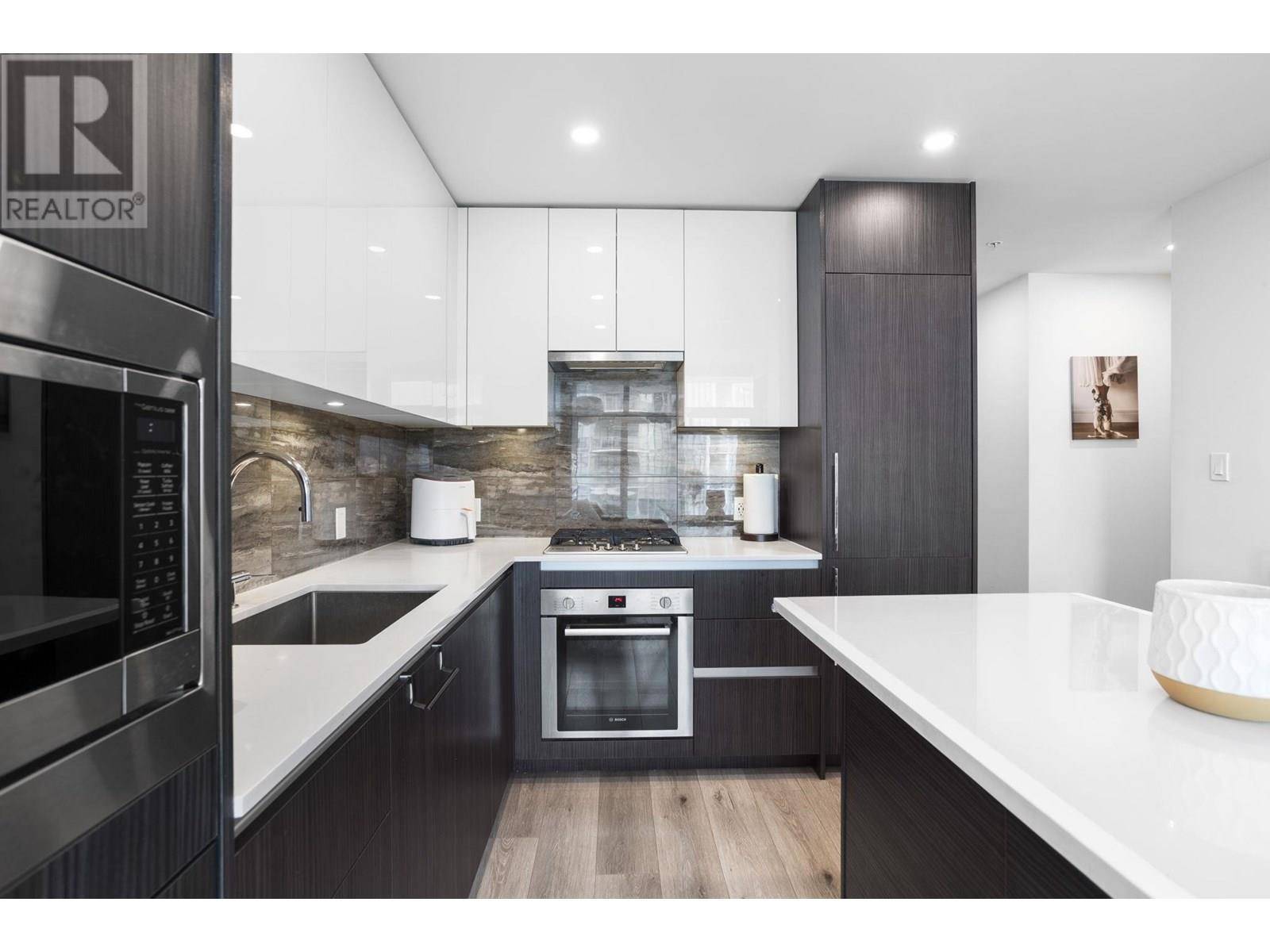 Burnaby, BC V5C0L2,1888 GILMORE AVE #2209