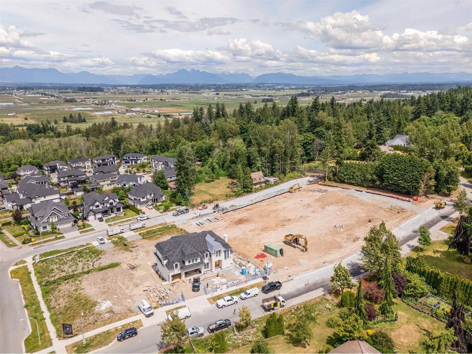 Surrey, BC V3Z0A9,16577 28 AVENUE