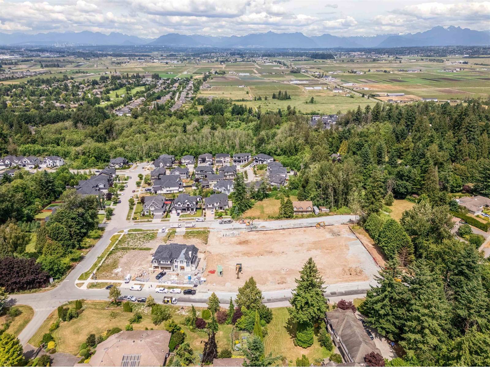 Surrey, BC V3Z0A9,16577 28 AVENUE
