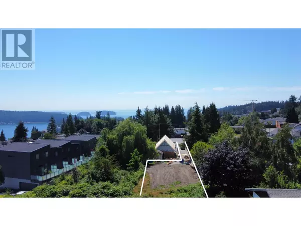 Gibsons, BC V0N1V9,746 GIBSONS WAY
