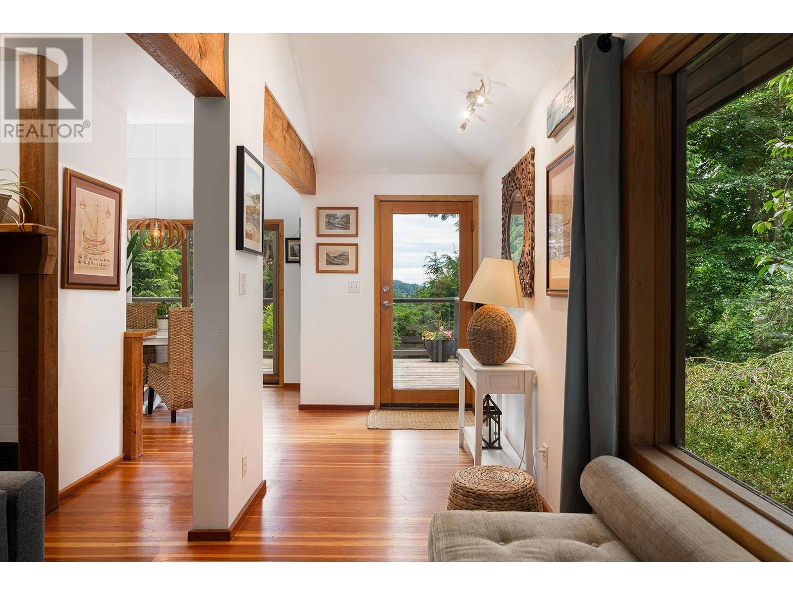 Bowen Island, BC V0N1G2,733 WINDJAMMER ROAD