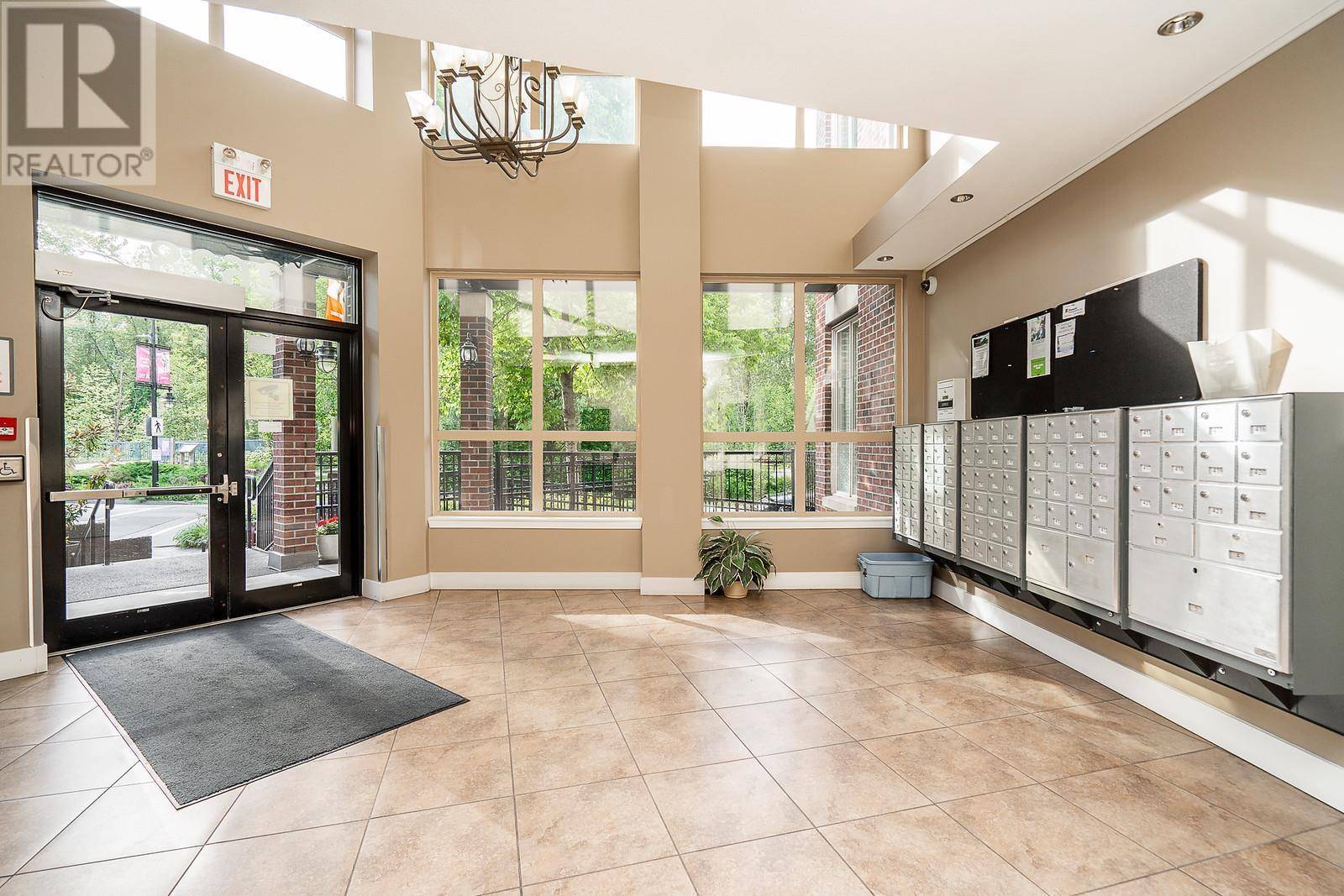 Port Coquitlam, BC V3C0E2,2628 MAPLE ST #204