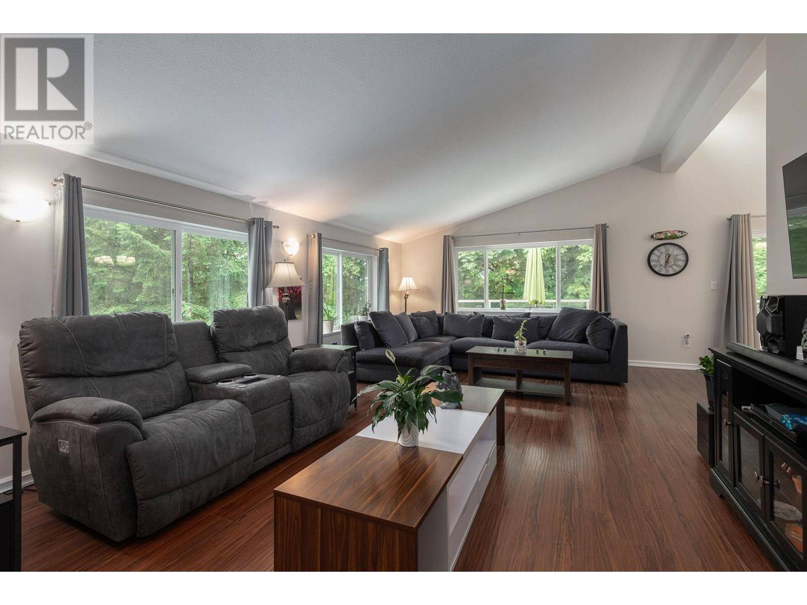 Maple Ridge, BC V4R2S4,13055 238 STREET