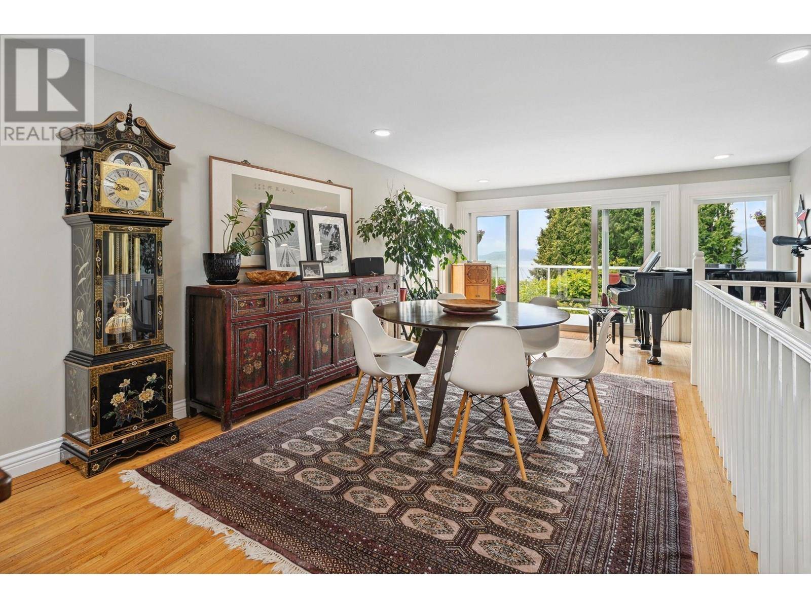 Lions Bay, BC V0N2E0,195 ISLEVIEW PLACE