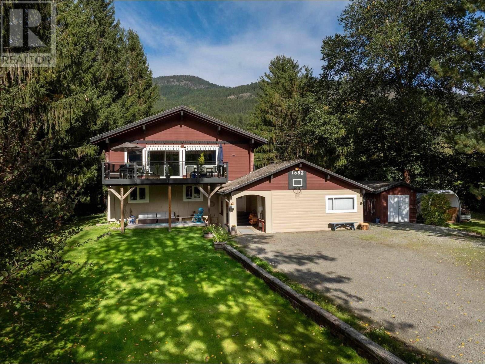1553 FRASER ROAD, Pemberton, BC V0N2L0
