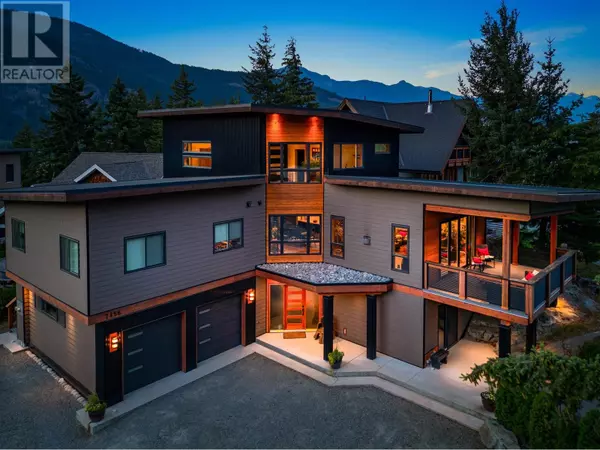 7456 DOGWOOD STREET, Pemberton, BC V0N0A7