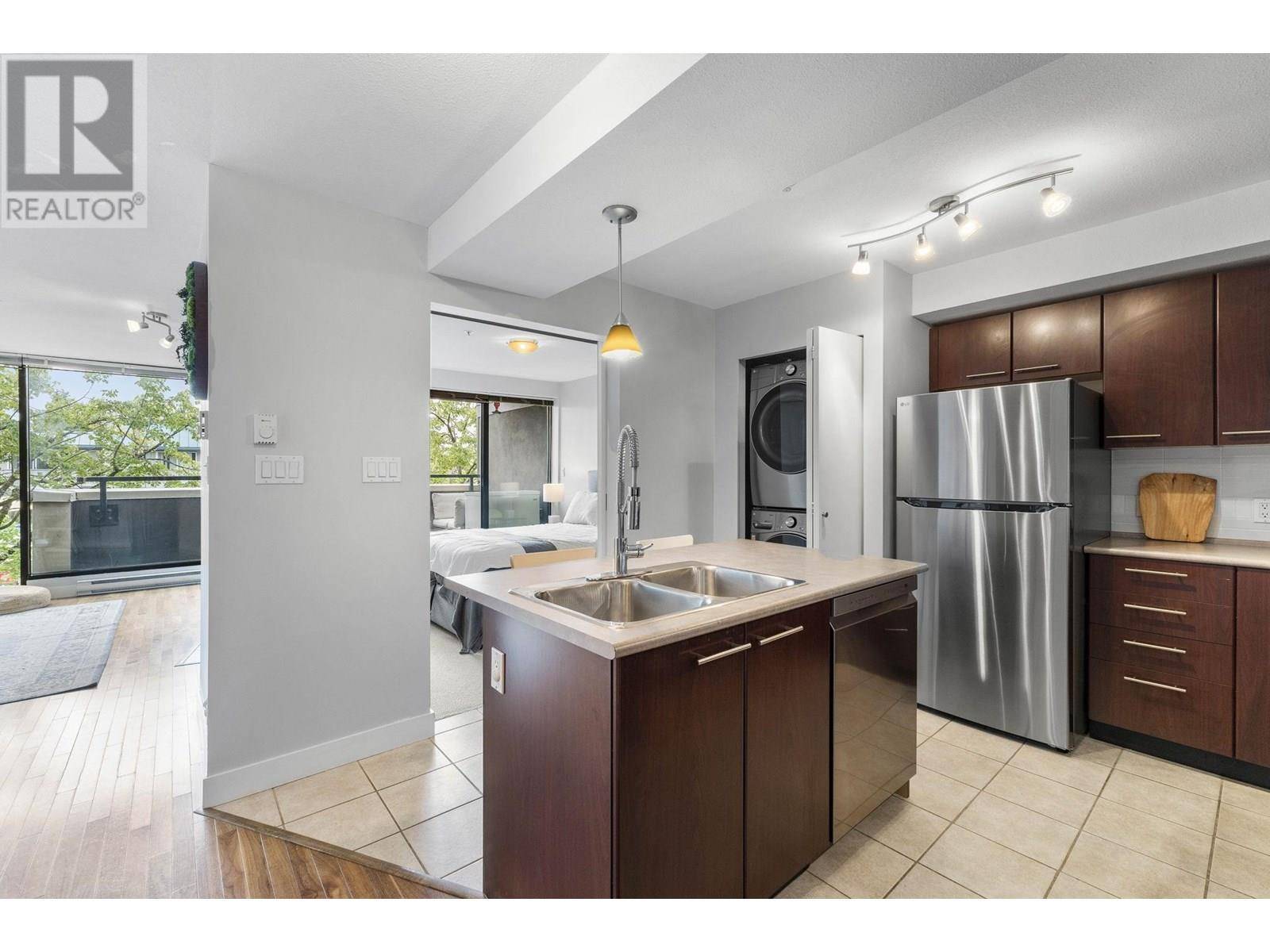 2525 BLENHEIM ST #307, Vancouver, BC V6K4W6