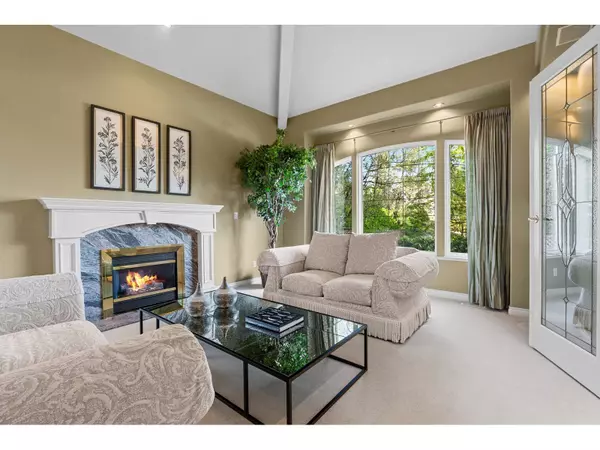 Surrey, BC V4A9V4,13930 22A AVENUE