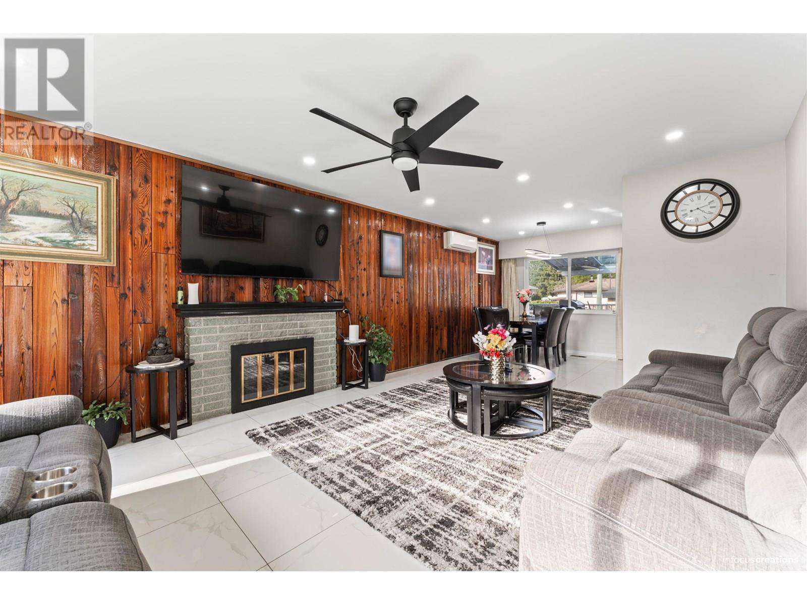Maple Ridge, BC V2X3B7,21957 ACADIA STREET