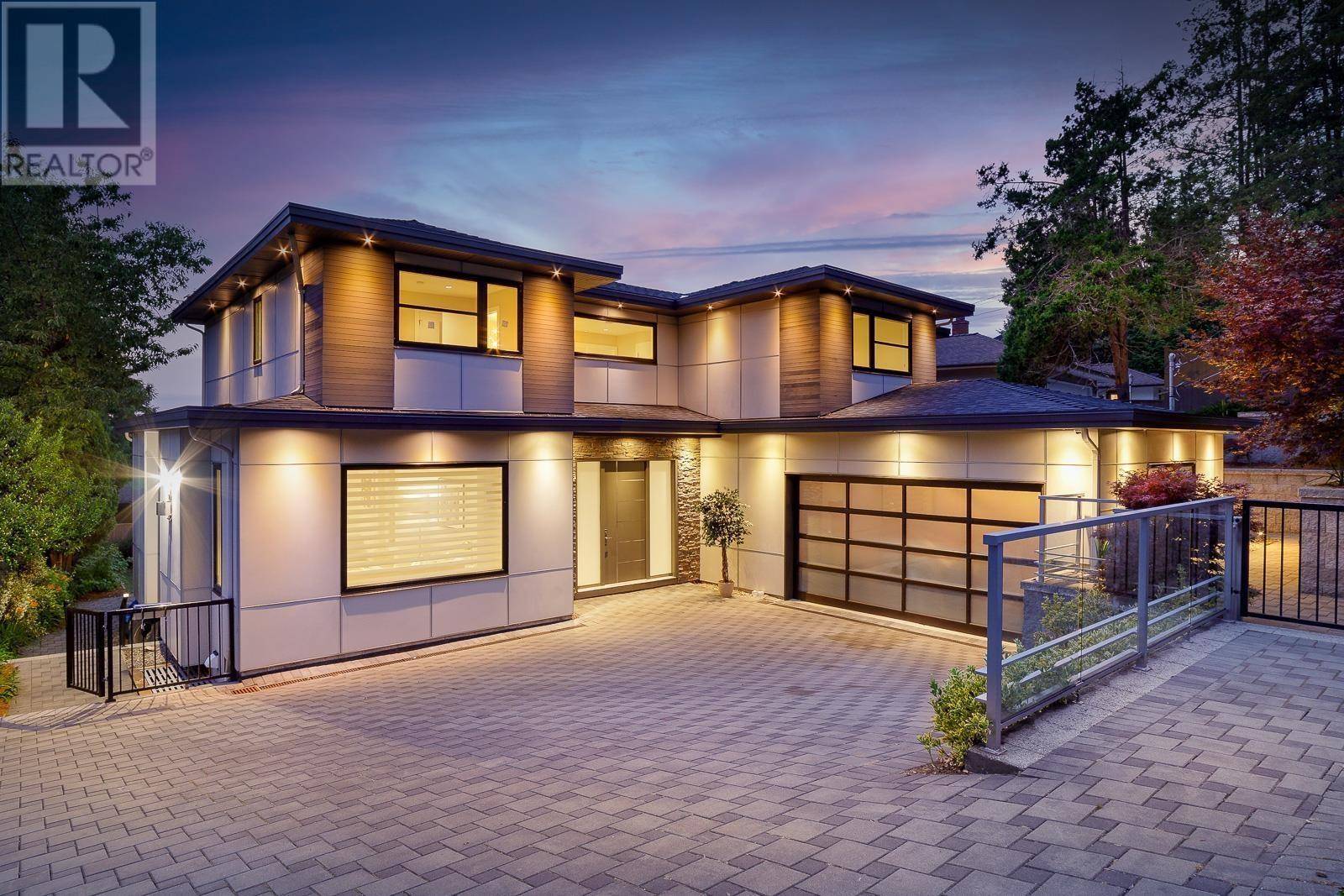 517 GRANADA CRESCENT, North Vancouver, BC V7N3A7