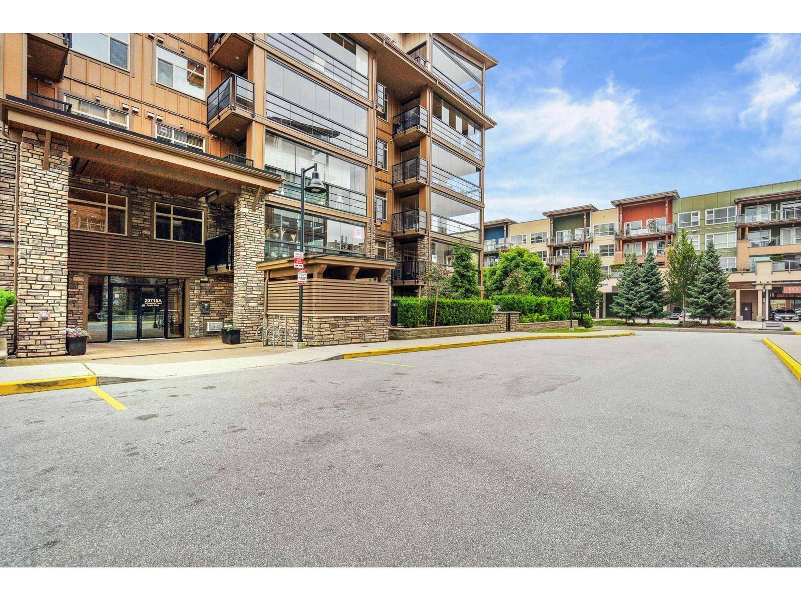 Langley, BC V2Y3J7,20716 WILLOUGHBY TOWN CENTRE #A511