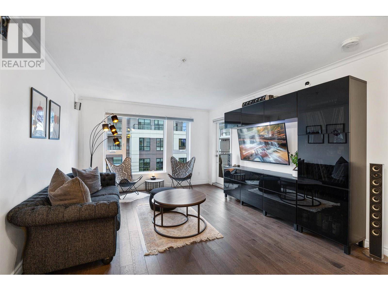 North Vancouver, BC V7L0C1,221 East 3RD ST #318