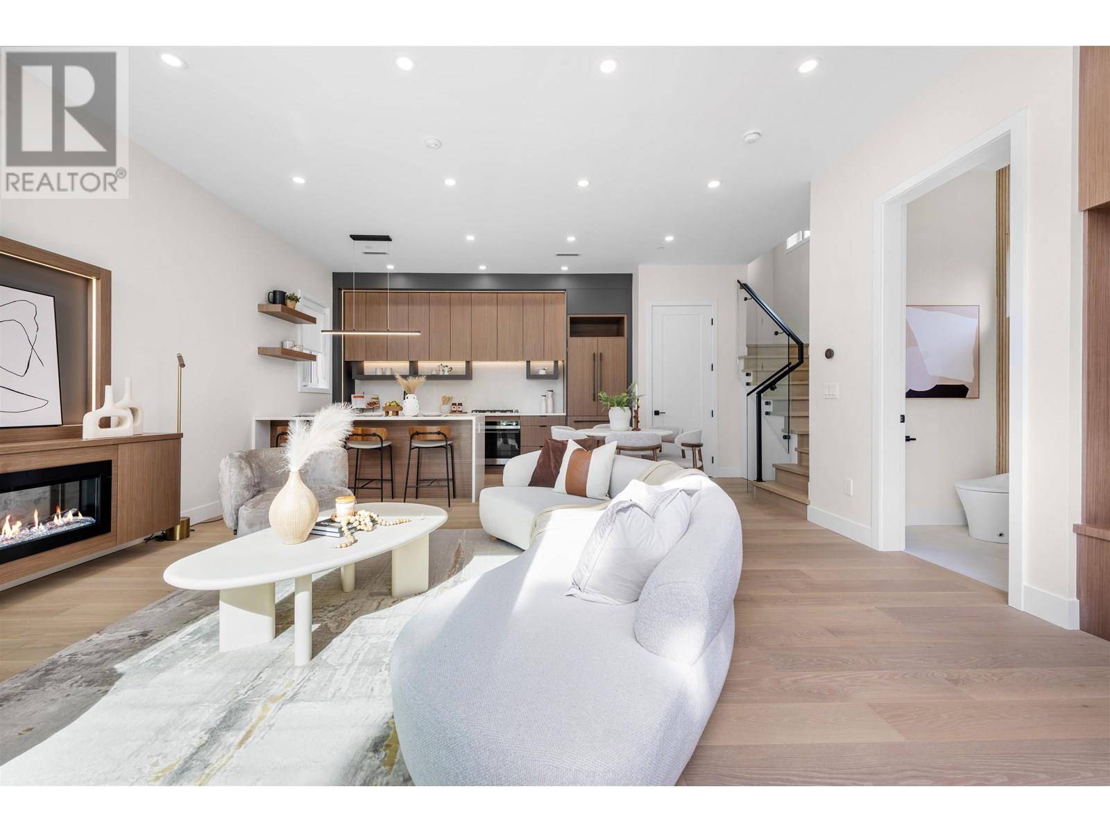 Vancouver, BC V5R2G1,4071 LILLOOET ST #1