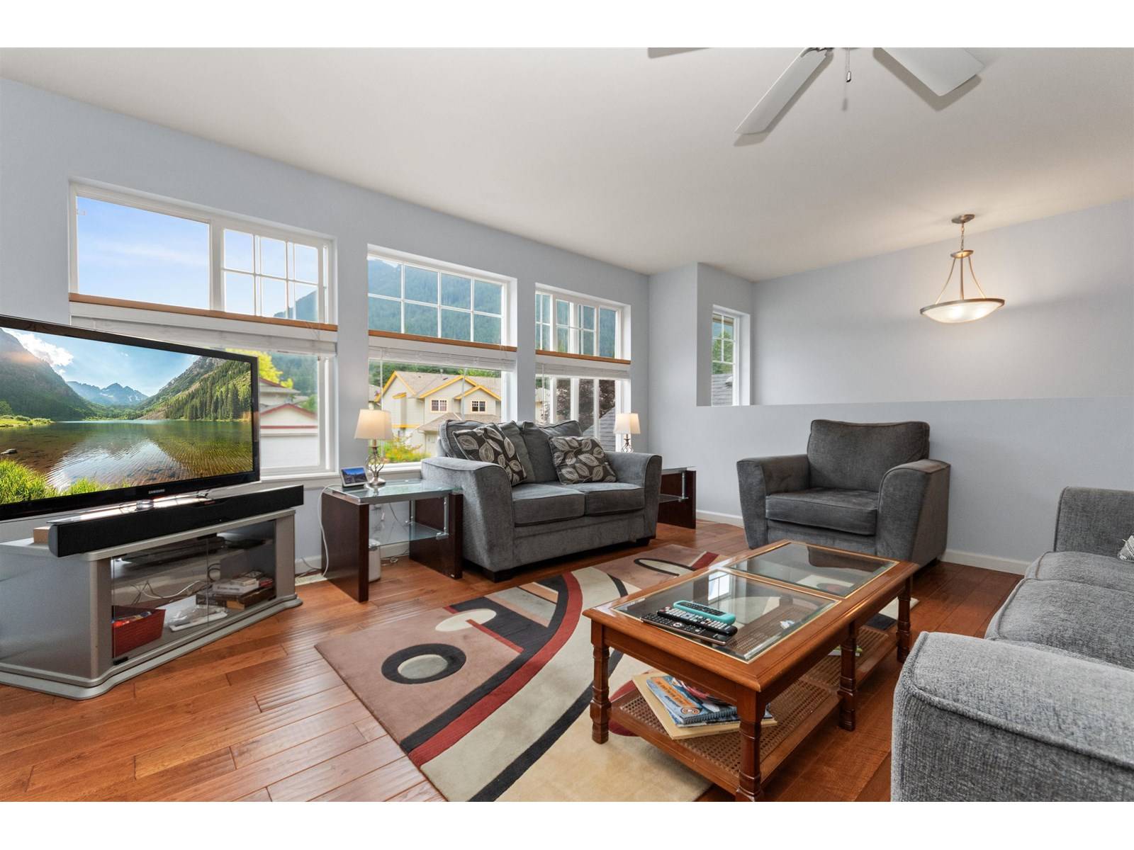 Hope, BC V0X1L1,65886 PARK AVENUE|Kawkawa Lake