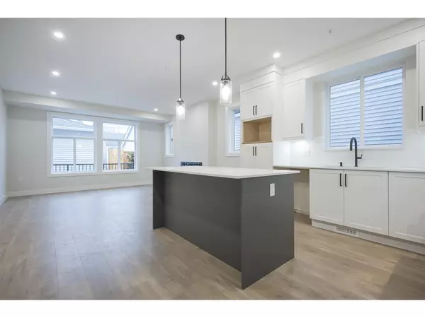 Langley, BC V2Y3T1,20516 76A AVENUE