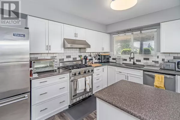 Richmond, BC V7A3H3,11420 SEABROOK CRESCENT