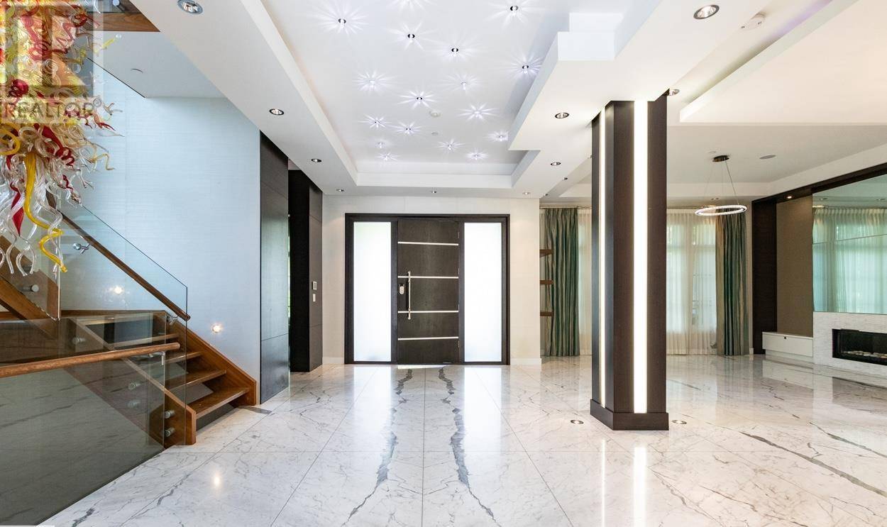 Vancouver, BC V6J2Y5,1542 W 28TH AVENUE