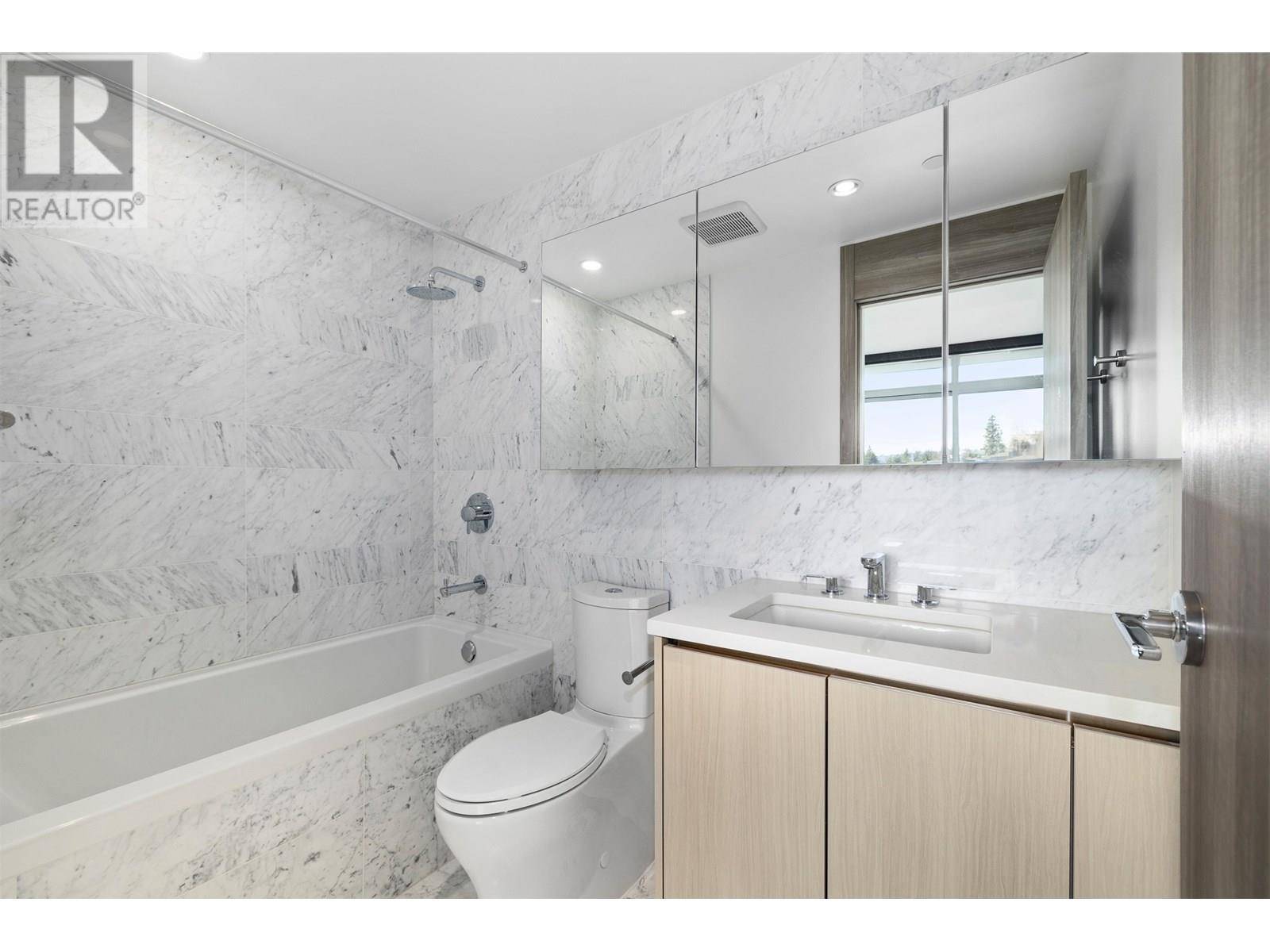 Burnaby, BC V5C0M8,4720 LOUGHEED HWY #406