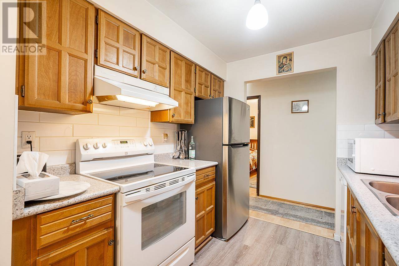 Richmond, BC V6X1M6,11240 DANIELS RD #102