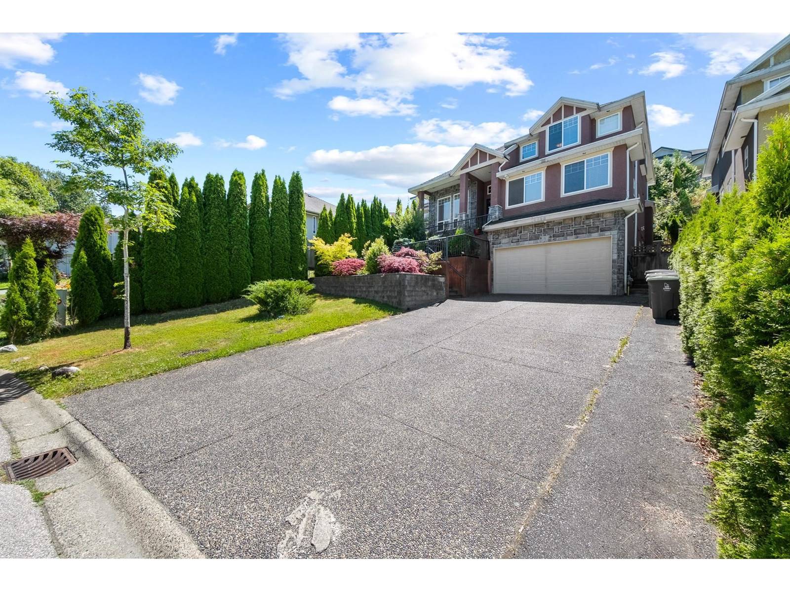 Surrey, BC V3S9C5,14498 78 AVENUE