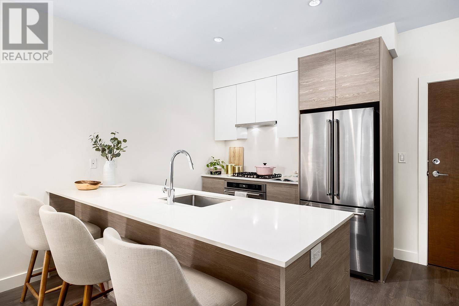 Burnaby, BC V5C0J9,4468 DAWSON ST #212