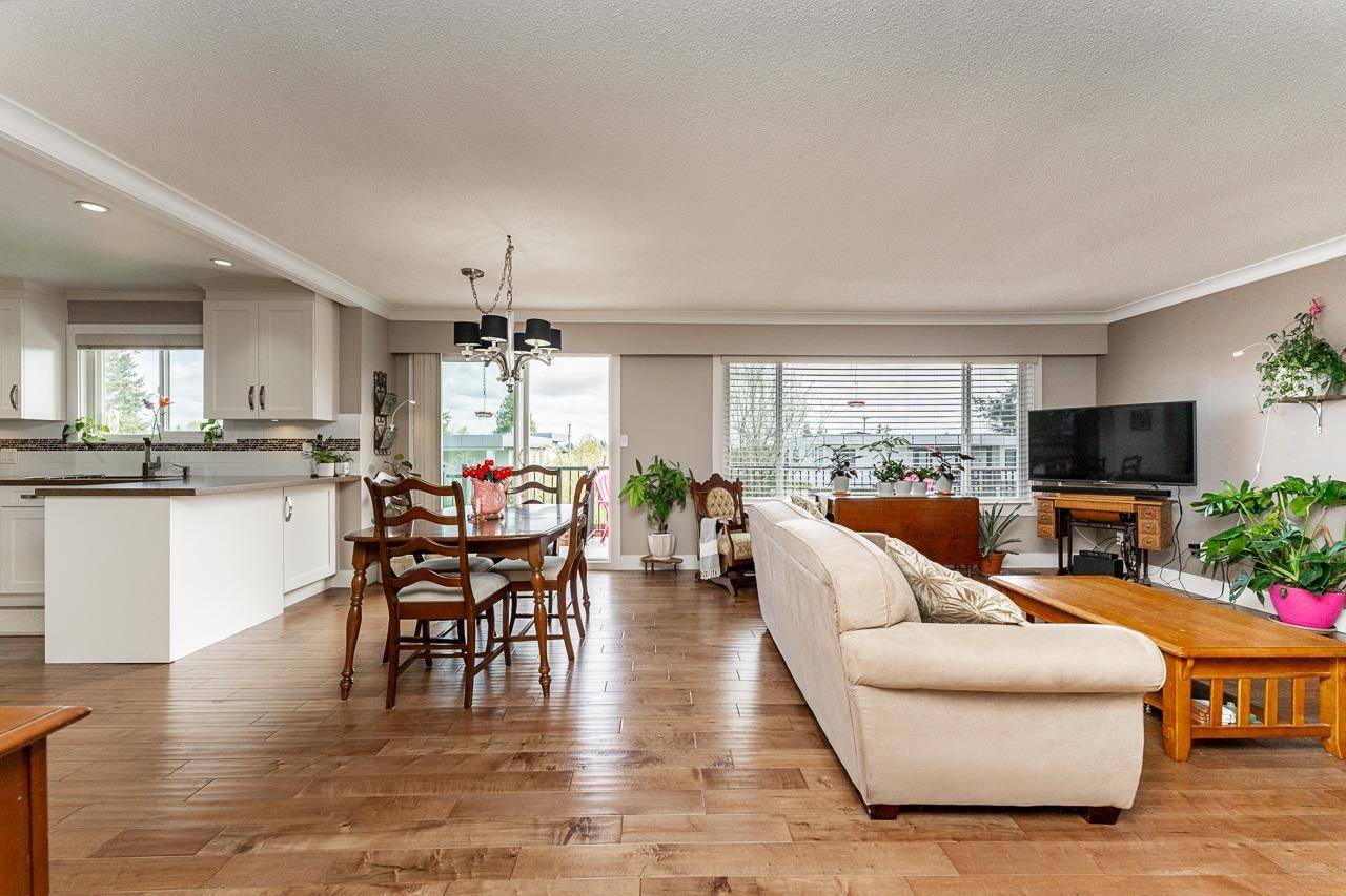 White Rock, BC V4B5B3,15966 PROSPECT CRESCENT