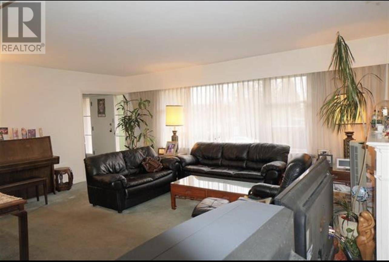 Vancouver, BC V6P1W3,1315 W 58TH AVENUE