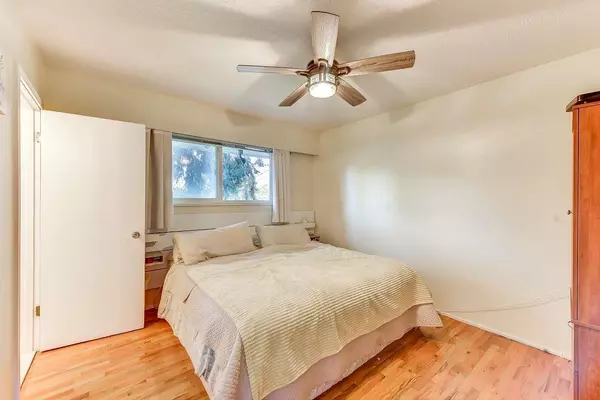 Surrey, BC V3R5B3,10957 JAY CRESCENT