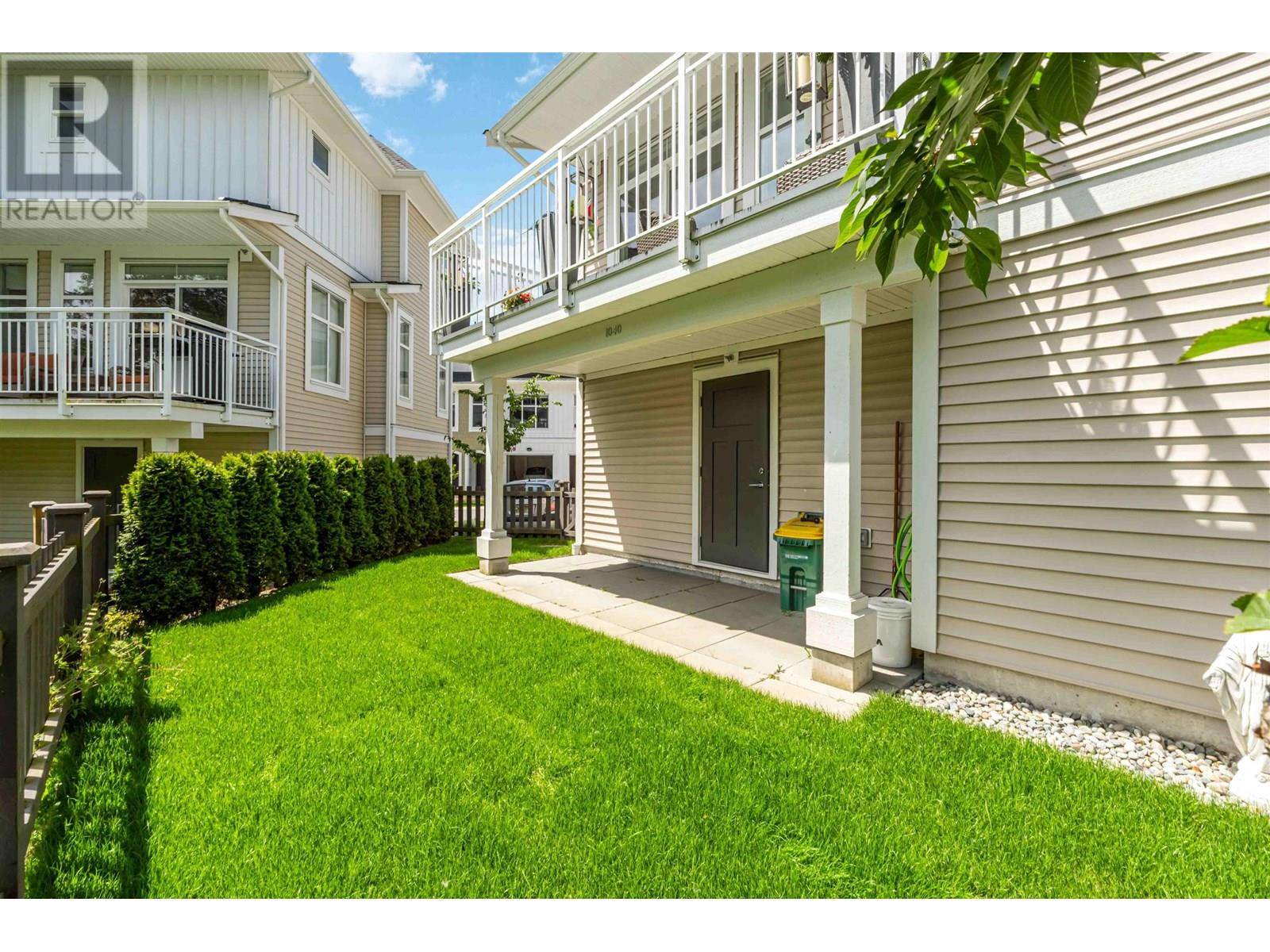Maple Ridge, BC V2X4K9,11280 PAZARENA PL #1040