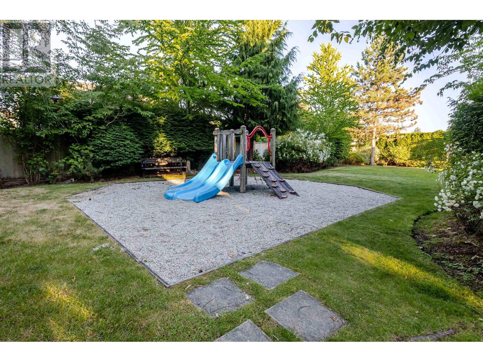 Richmond, BC V6Y1A4,8080 FRANCIS RD #15