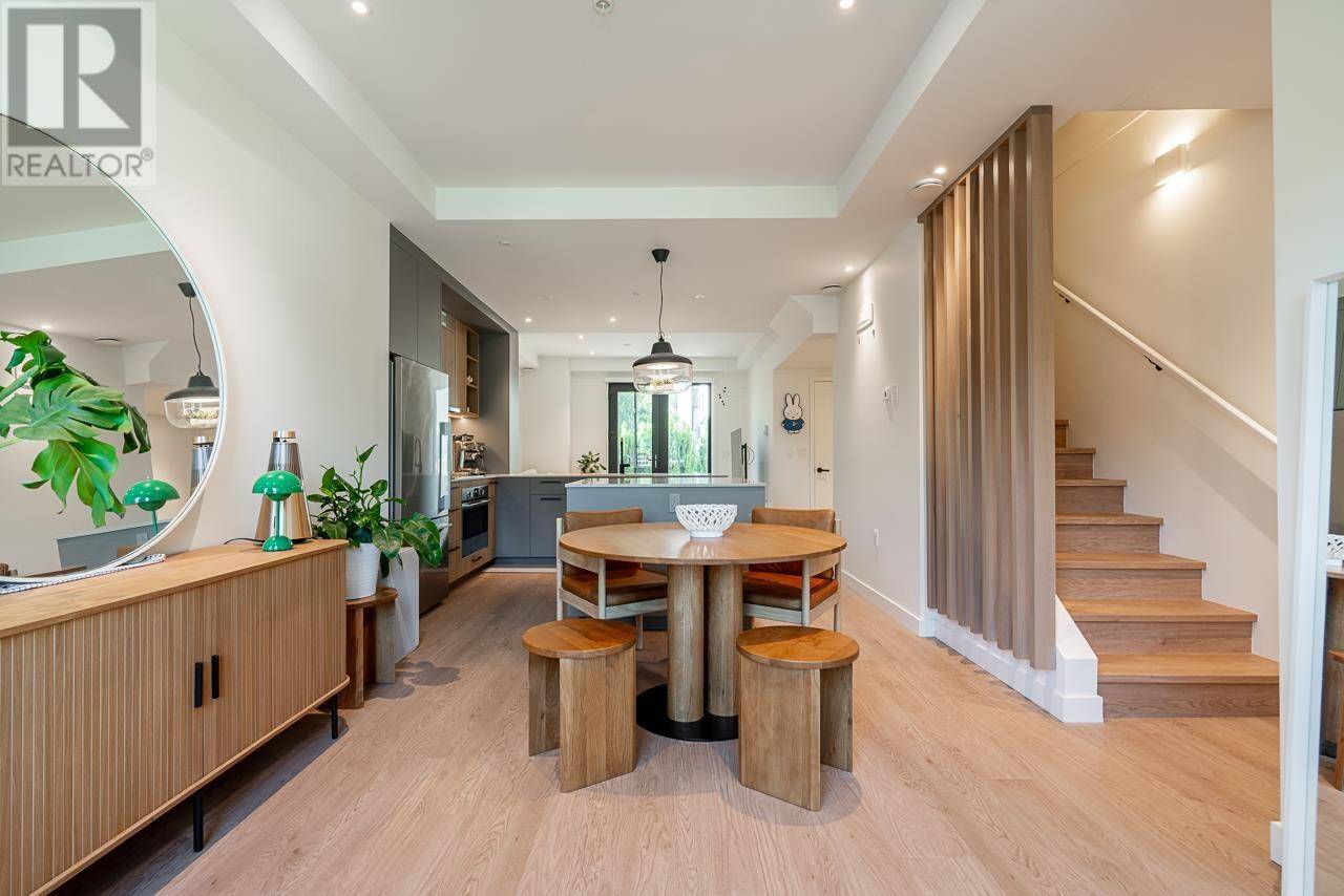 606 FOSTER AVE #205, Coquitlam, BC V6J0L5