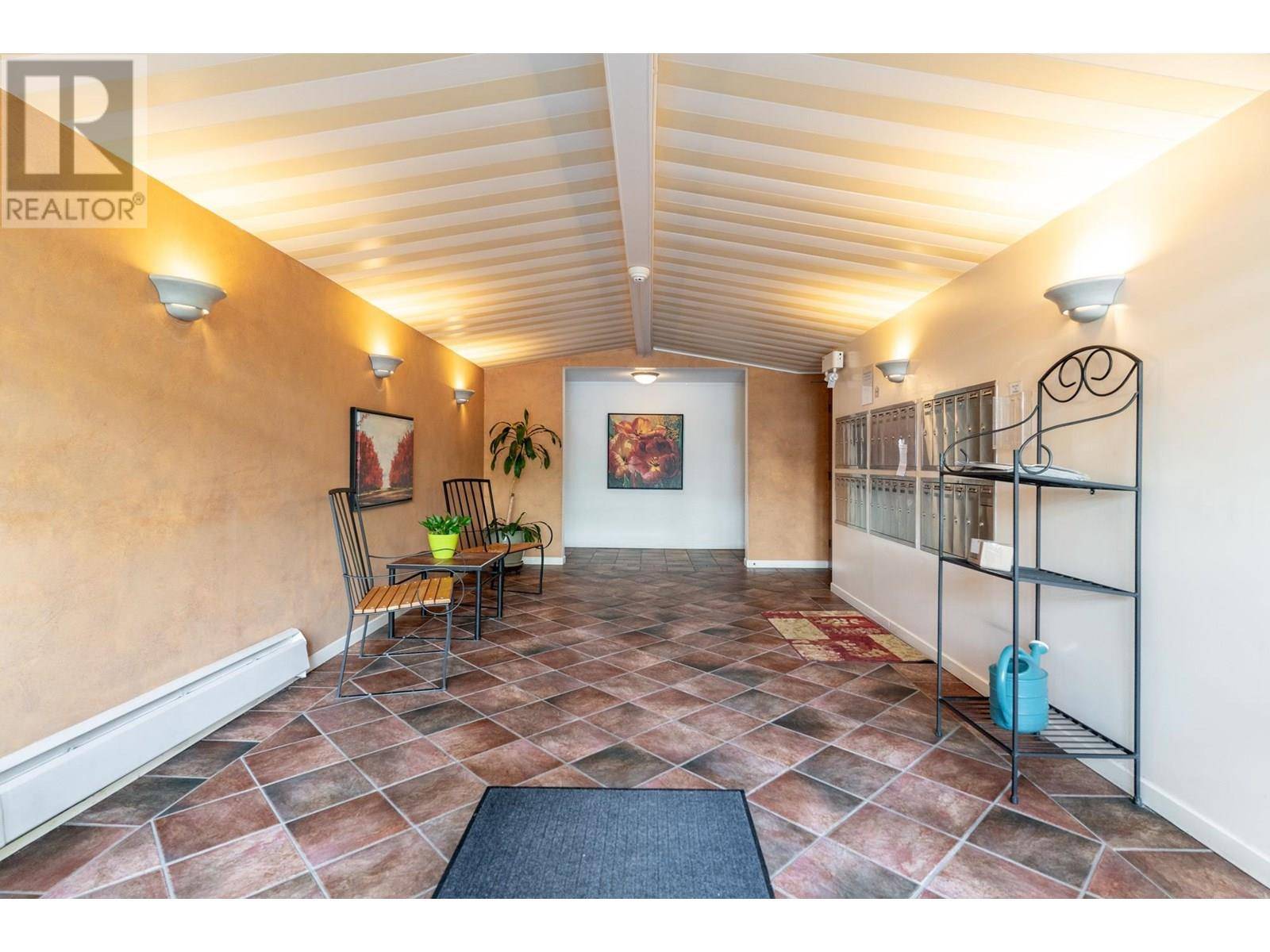 North Vancouver, BC V7M1E2,307 W 2ND ST #205
