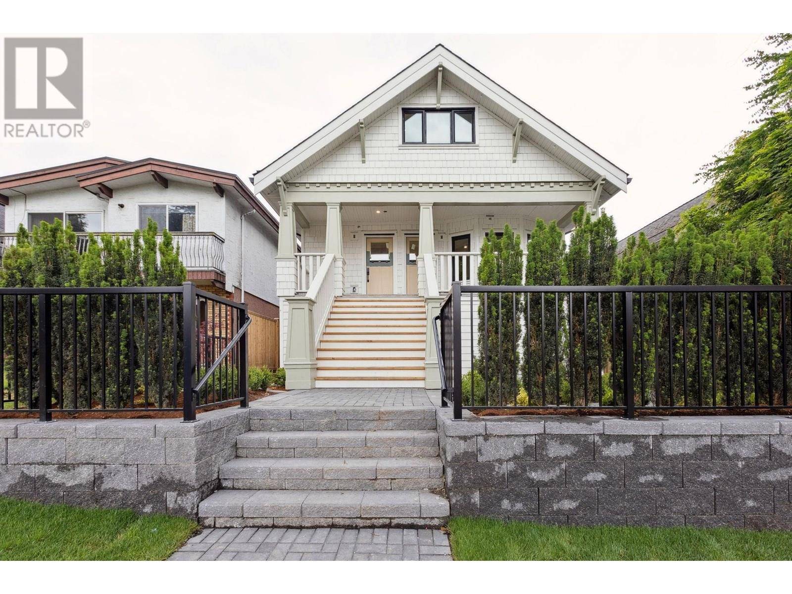 2530 MCGILL STREET, Vancouver, BC V5K1H1