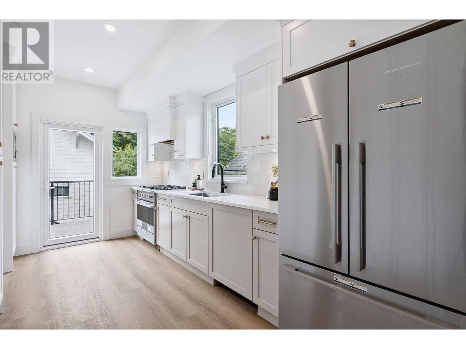 Vancouver, BC V5K1H1,2528 MCGILL STREET