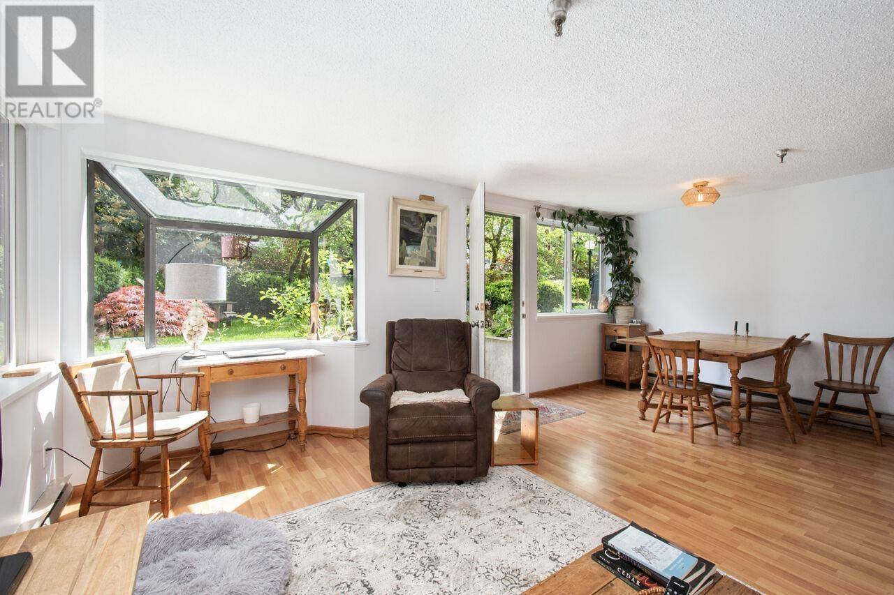 West Vancouver, BC V7T2W9,1363 CLYDE AVE #117