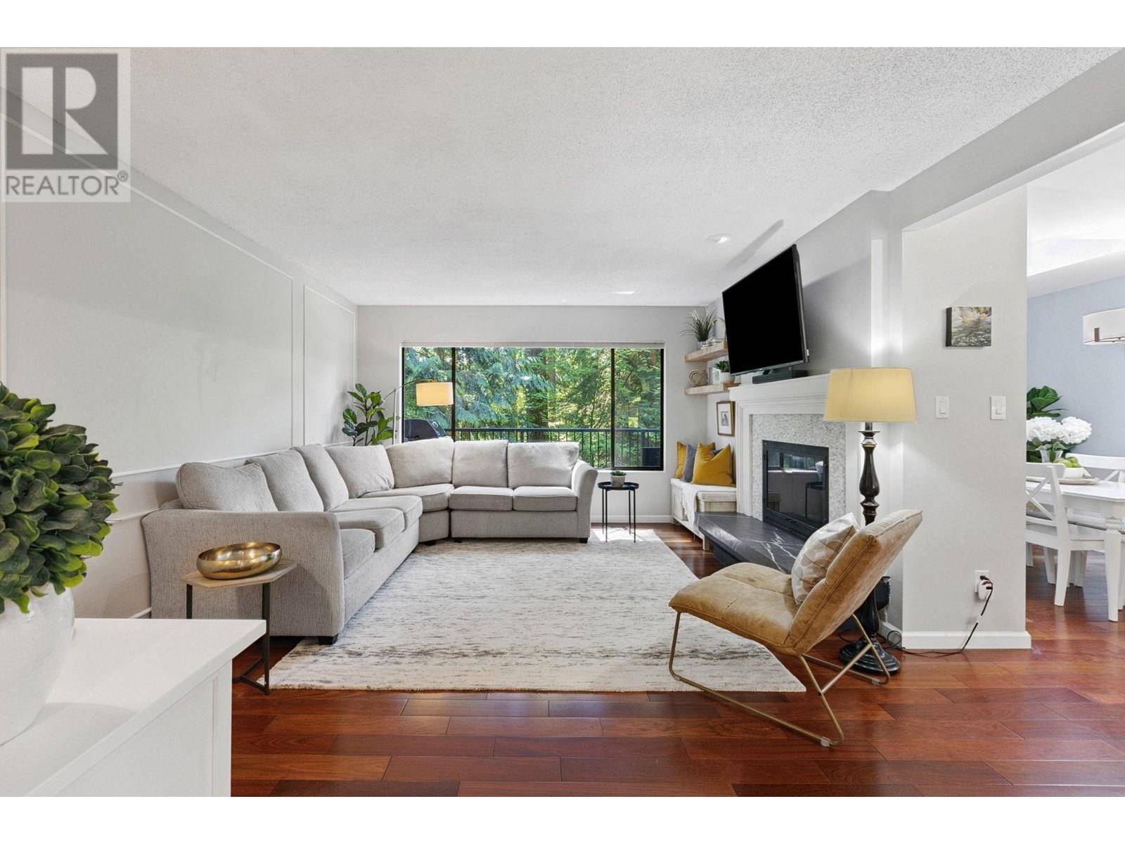 North Vancouver, BC V7K2Y5,887 FREDERICK ROAD