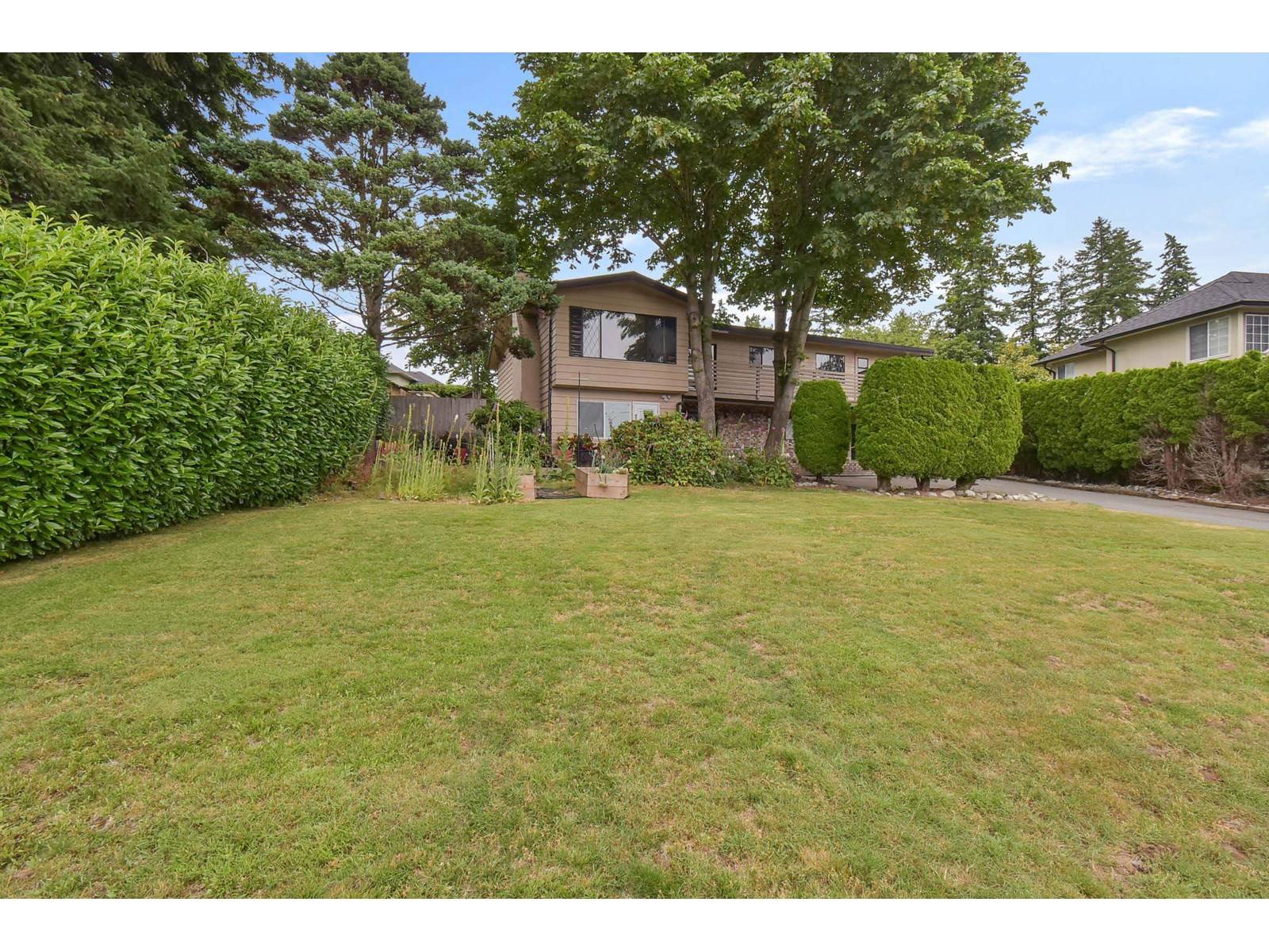 16633 78 AVENUE, Surrey, BC V4N0L8