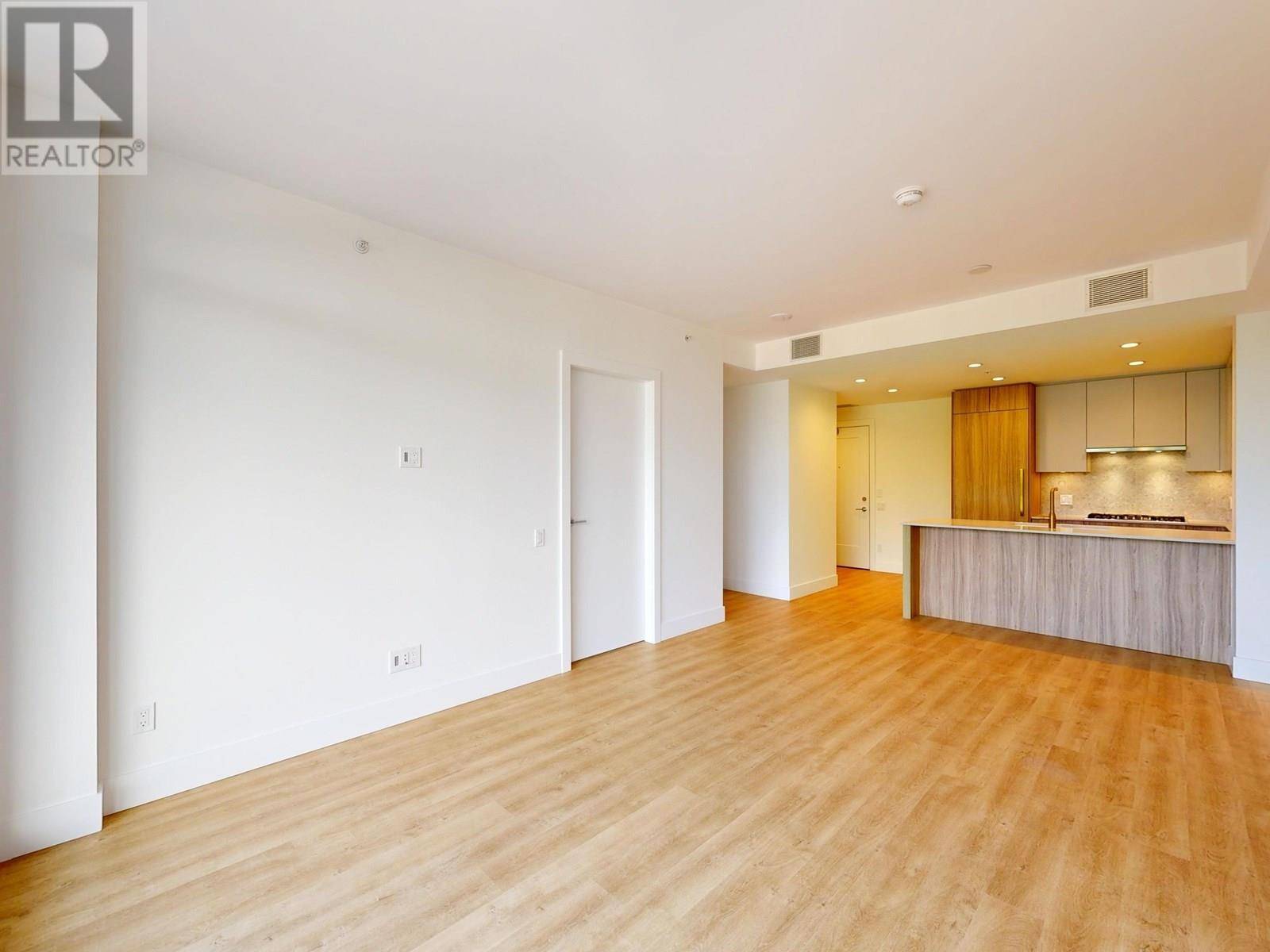 North Vancouver, BC V7J0G1,2385 EMERY CT #401