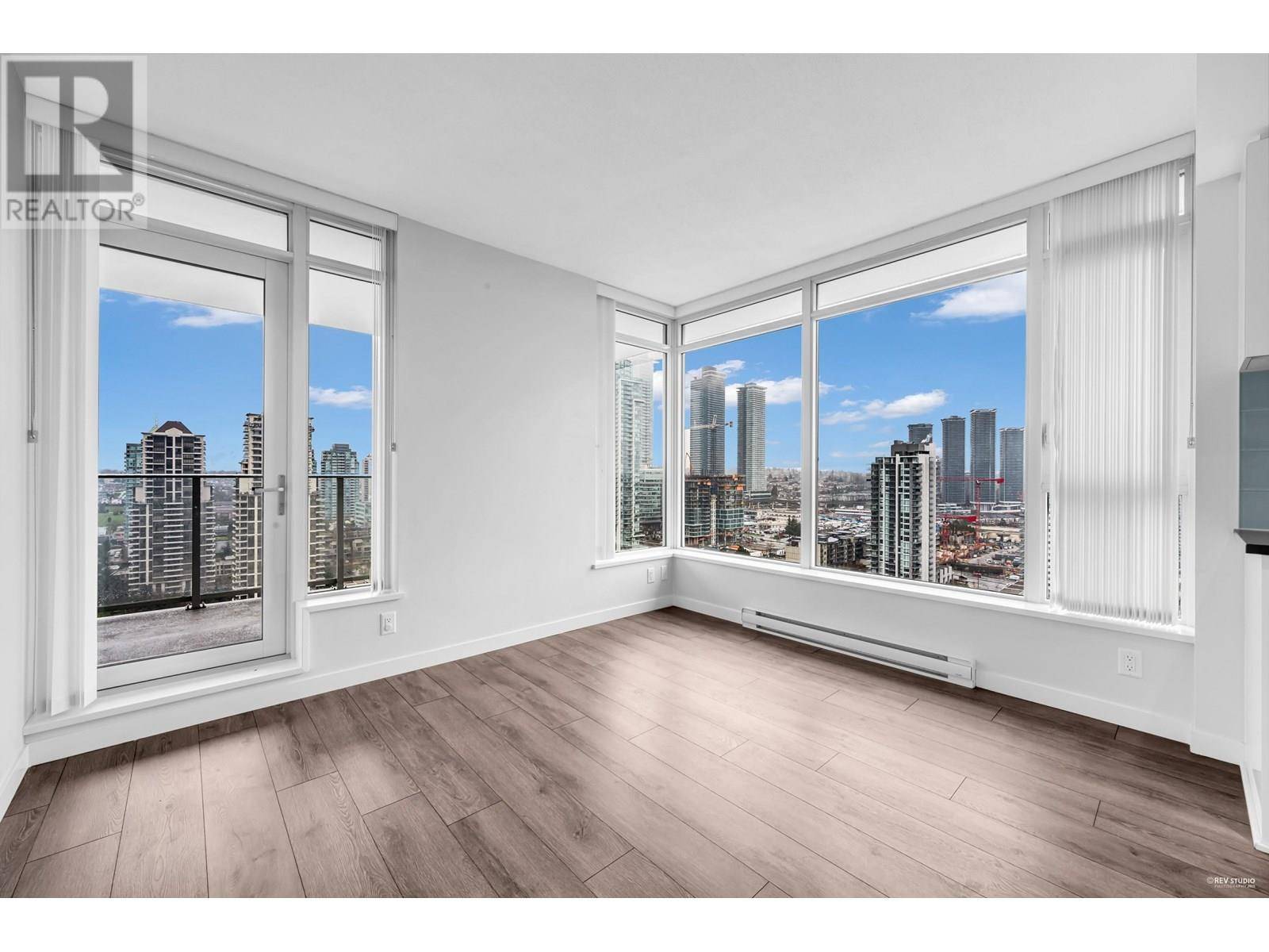Burnaby, BC V5C0K8,2388 MADISON AVE #2508