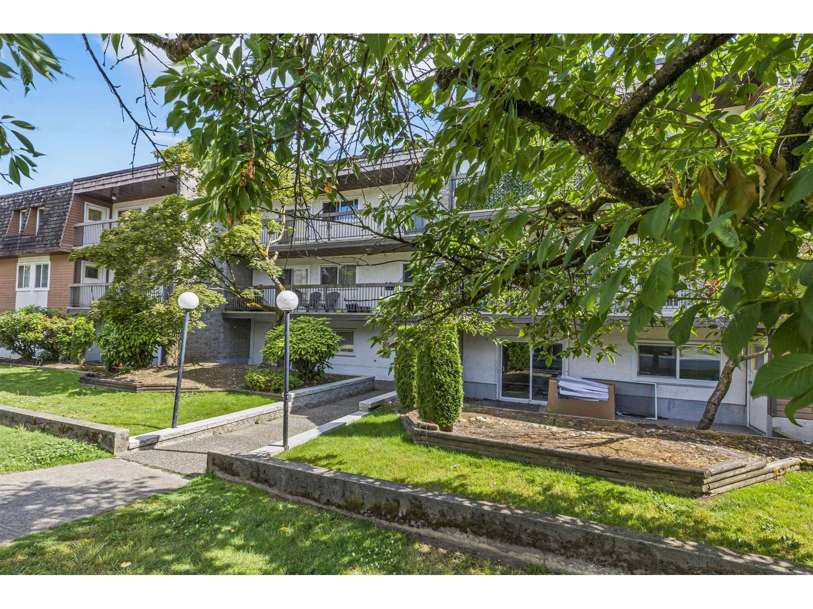Abbotsford, BC V2S6C3,33850 FERN #102