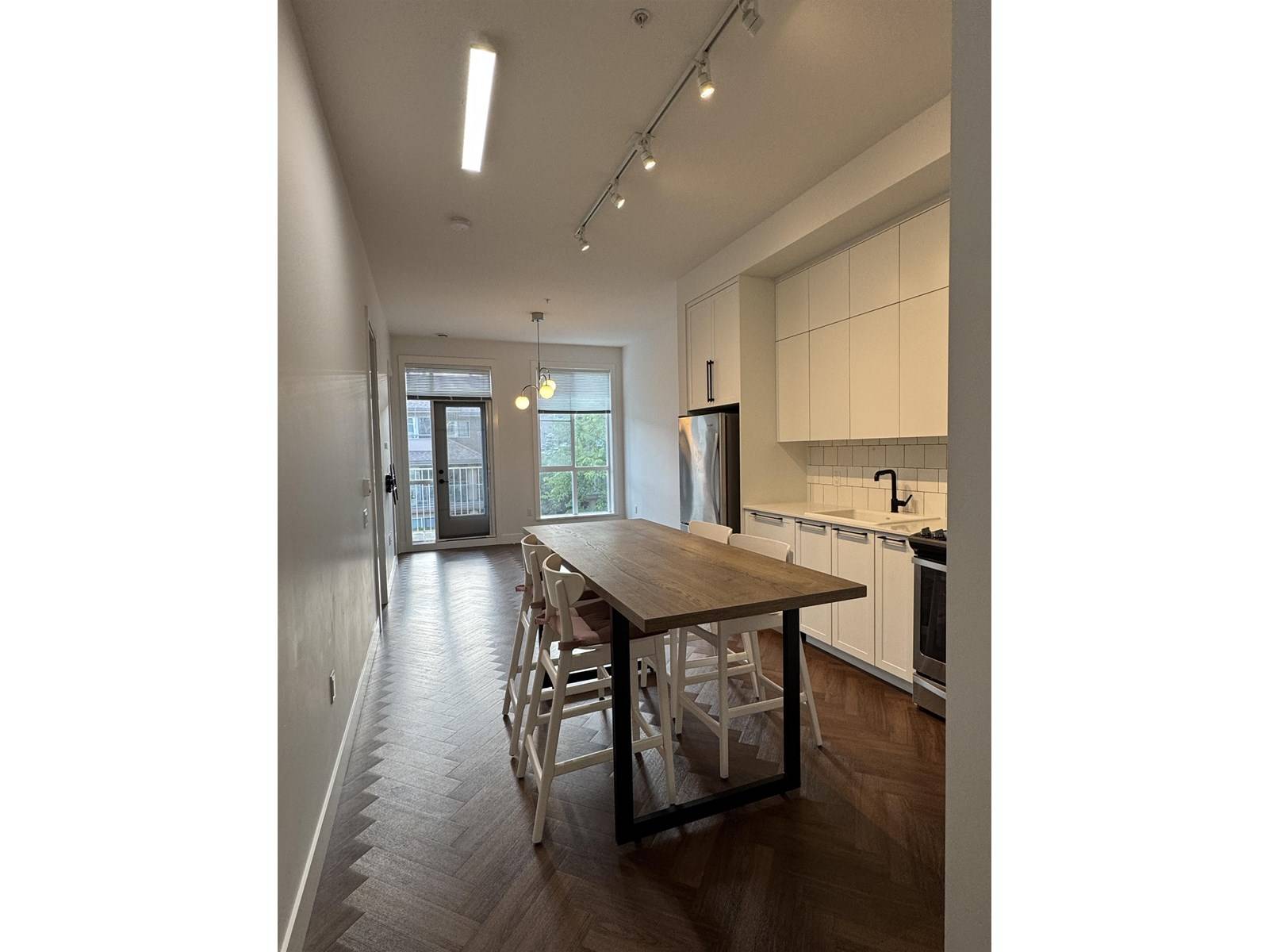 14968 101A AVE. #309, Surrey, BC V3R0T1