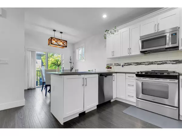 Surrey, BC V4P1Z8,3266 147 #8