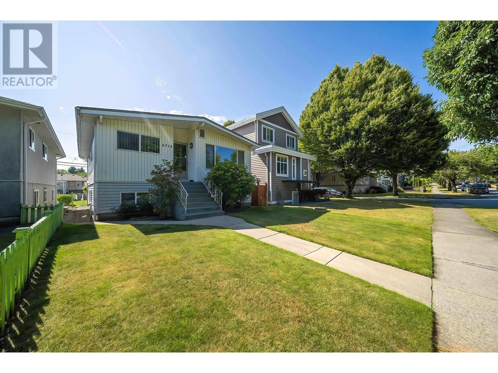 Vancouver, BC V5P2Z5,6713 LANARK STREET