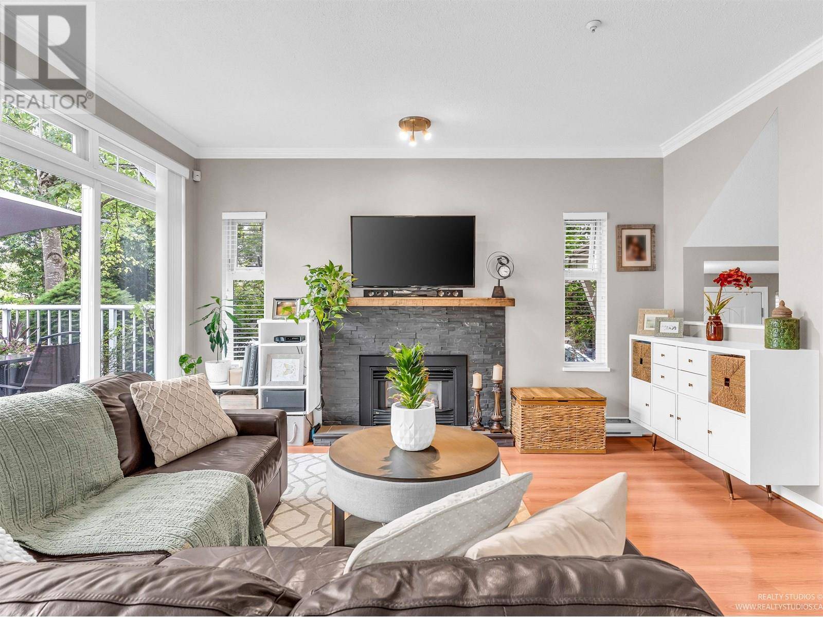 Port Coquitlam, BC V3C6K7,2422 HAWTHORNE AVE #95