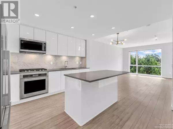 North Vancouver, BC V7J0C1,2651 LIBRARY LN #322