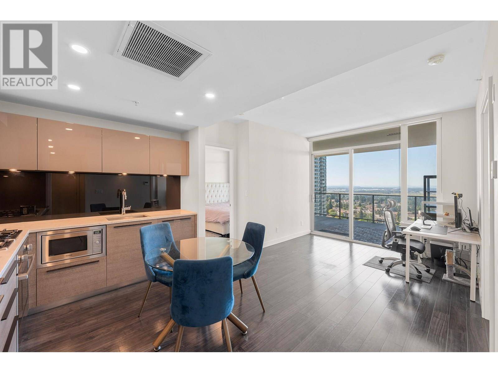 Burnaby, BC V5H0H8,6383 MCKAY AVE #1705