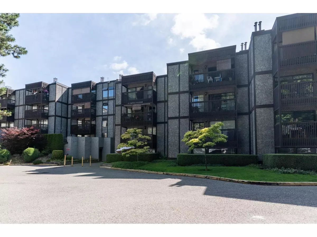 Surrey, BC V3T5L5,9672 134 #314